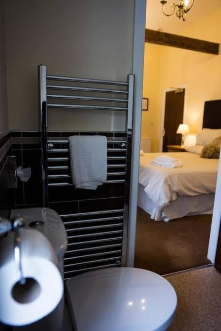 Cambrian Inn Tredegar Экстерьер фото