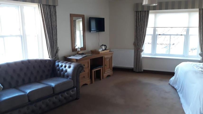 Cambrian Inn Tredegar Экстерьер фото